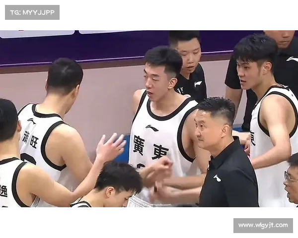 大鱼来袭!CBA内线巨星或引多队争夺广东队或成最大赢家 大鱼来袭!CBA内线巨星或引多队争夺广东队或成最大赢家