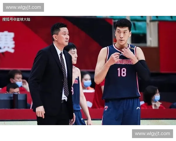 广东宏远休赛期面临阵容重组压力,杜润旺等九名合同到期球员去向成疑 广东宏远休赛期面临阵容重组压力,杜润旺等九名合同到期球员去向成疑